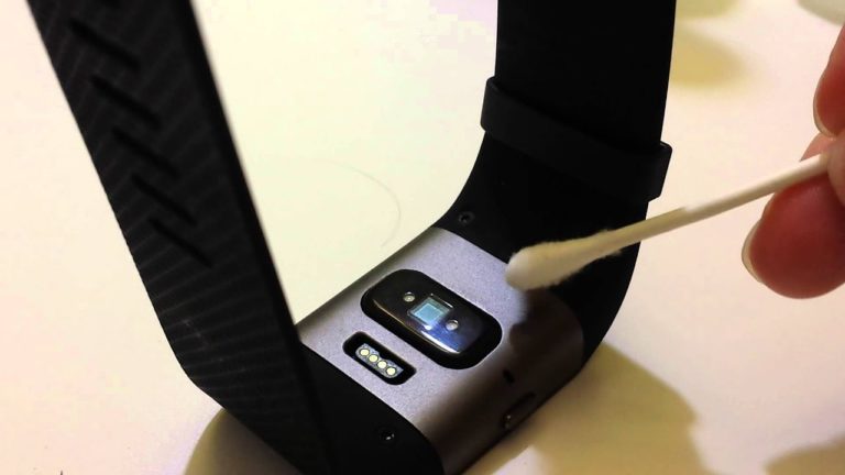 fitbit versa não liga depois de se molhar